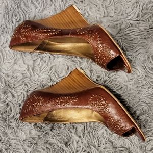 Bakers Peep Toe Wedges